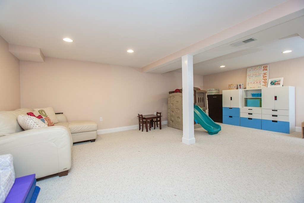 3 Windemere Road Wellesley, MA 02481 - Photo 15 of 19