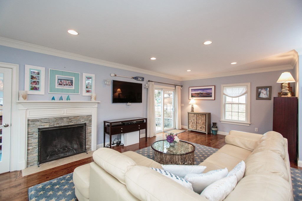 3 Windemere Road Wellesley, MA 02481 - Photo 10 of 19