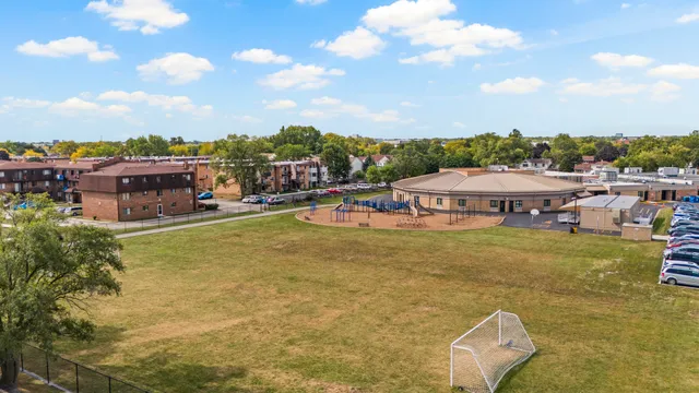 $480,000 | 1813 West Pheasant Trail, Mount Prospect, IL 60056