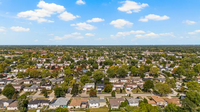 $480,000 | 1813 West Pheasant Trail, Mount Prospect, IL 60056