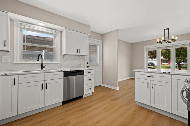 $480,000 | 1813 West Pheasant Trail, Mount Prospect, IL 60056