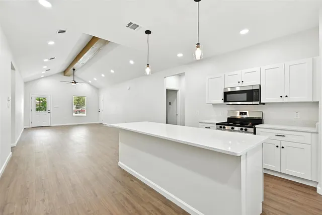 $1,905 | 6105 Woodrow Street, Texas City, TX 77591