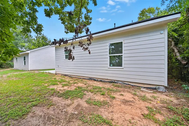 $1,905 | 6105 Woodrow Street, Texas City, TX 77591