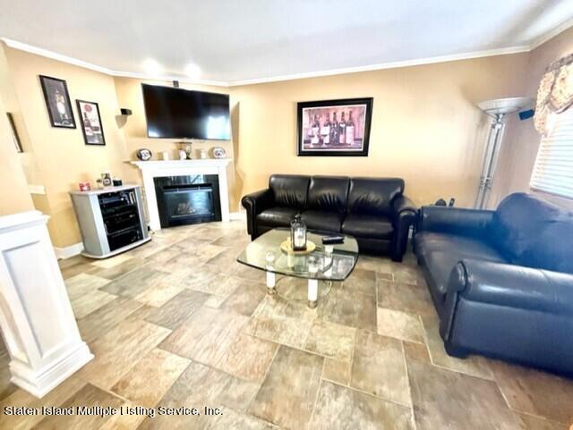 29 Clay Pit Road Staten Island, NY 10309 - Photo 3 of 37 thumbnail_IMG_9765