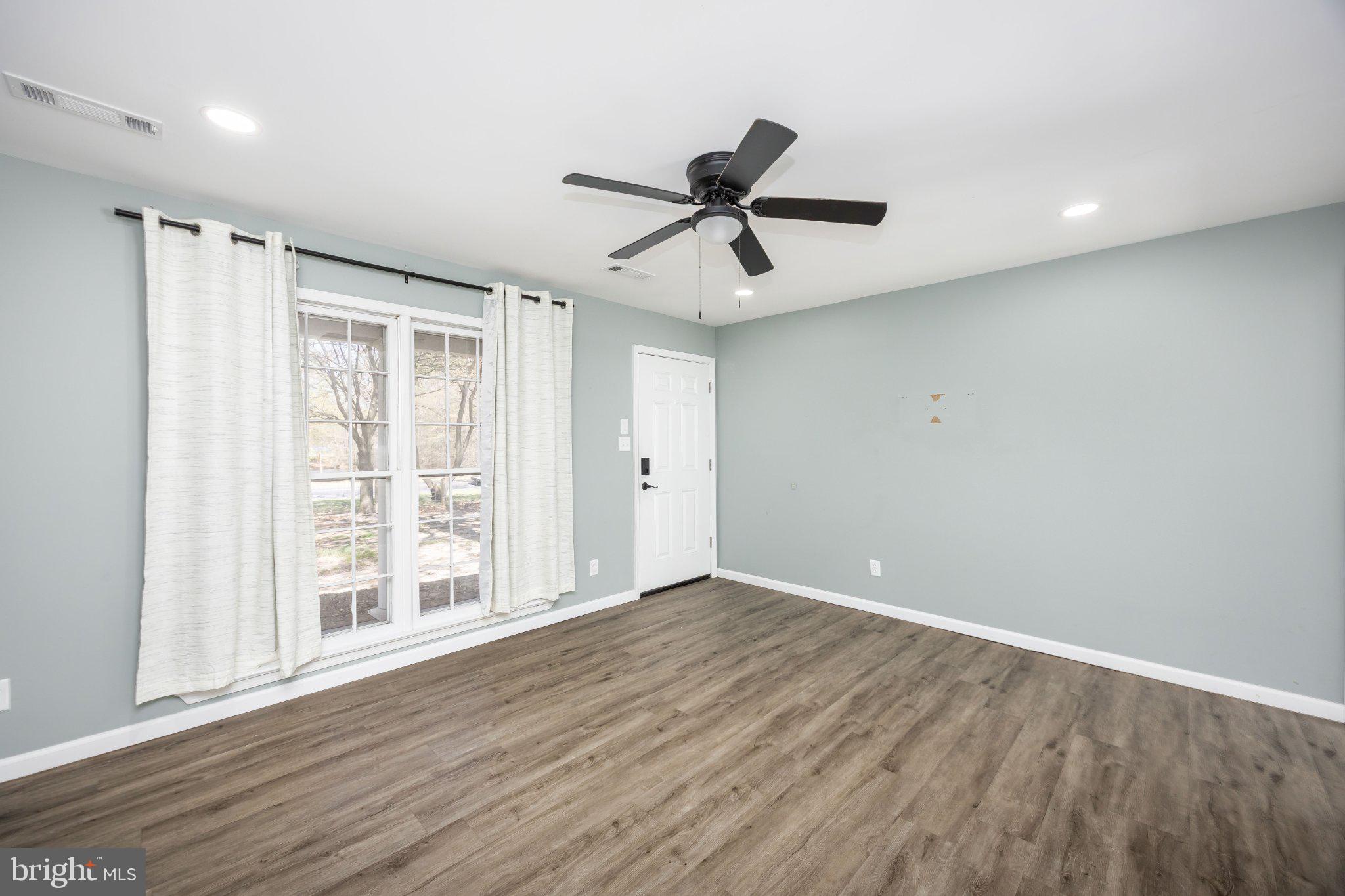 30797 Dagsboro Road Salisbury, MD 21804 - Photo 12 of 58 Bright and airy living space awaits.