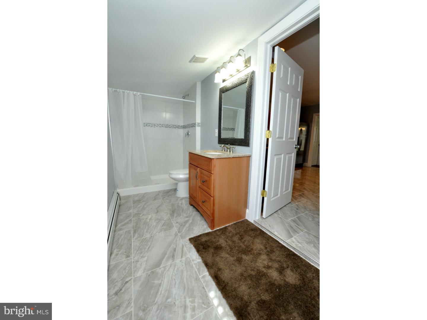 208 East Washington Street Riverside, NJ 08075 - Photo 18 of 20 Bathroom