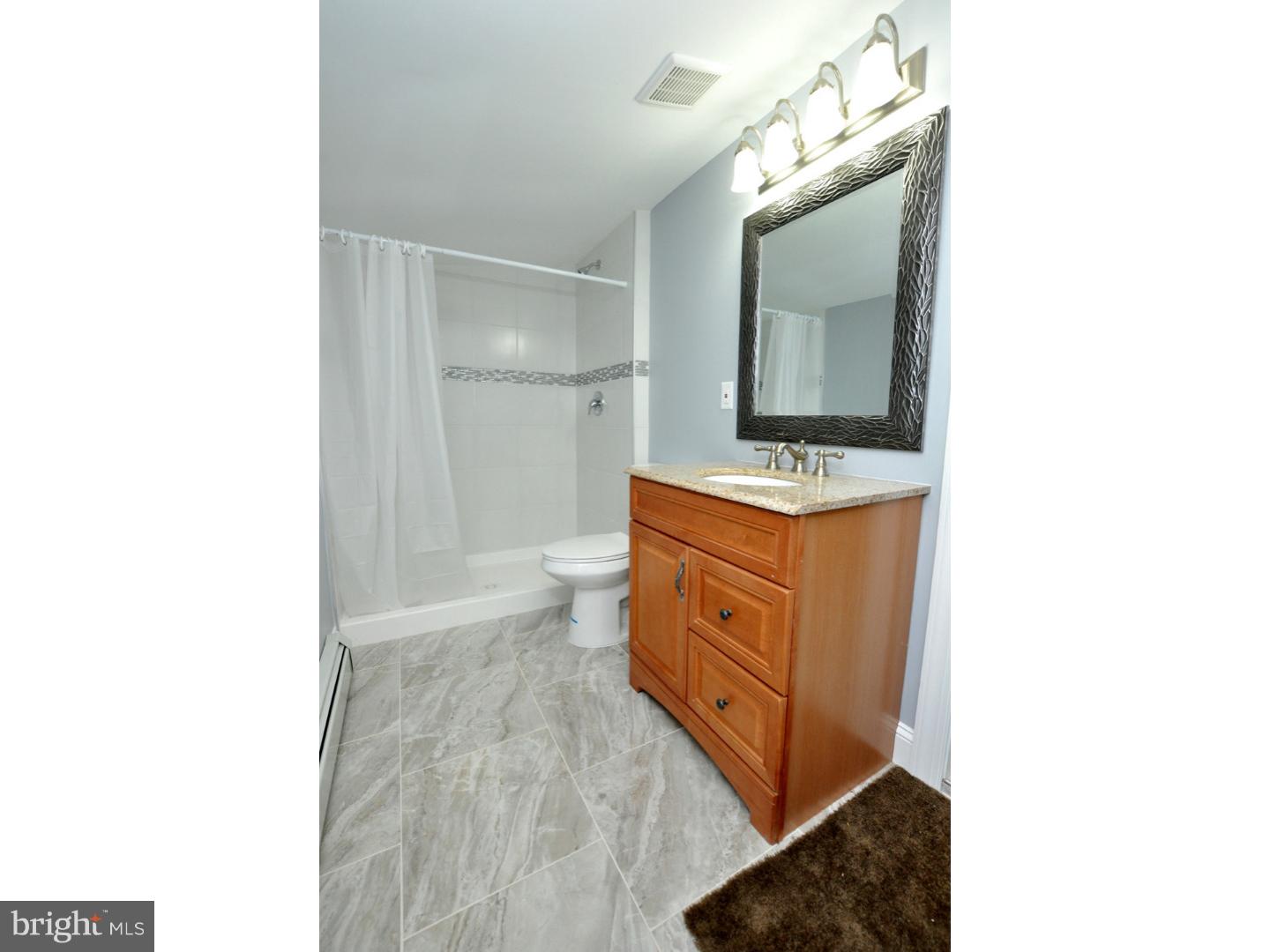 208 East Washington Street Riverside, NJ 08075 - Photo 19 of 20 Bathroom