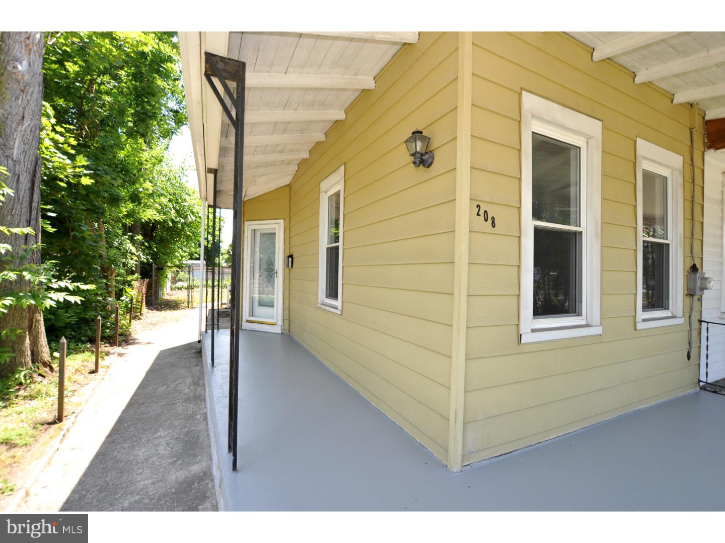 208 East Washington Street Riverside, NJ 08075 - Photo 3 of 20 Porch