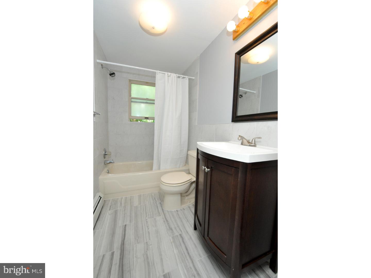 208 East Washington Street Riverside, NJ 08075 - Photo 10 of 20 Bathroom