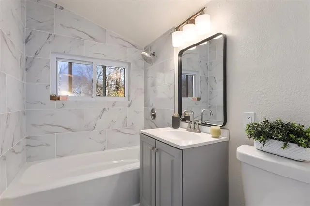 $259,000 | 5428 Northeast 43rd Terrace, Kansas City, MO 64117