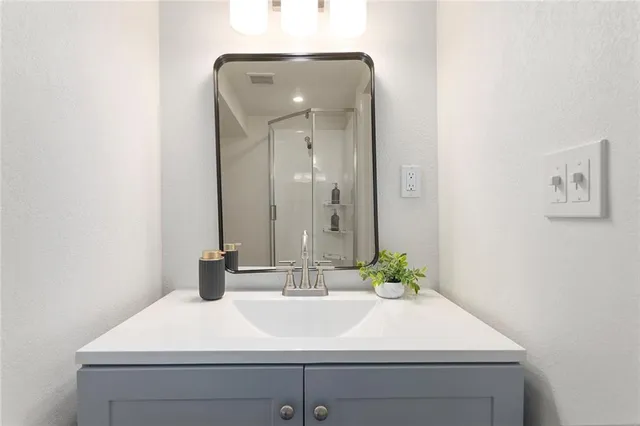 $259,000 | 5428 Northeast 43rd Terrace, Kansas City, MO 64117