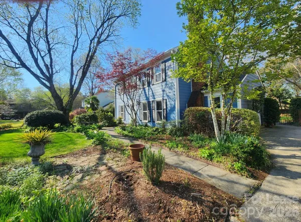 $2,600 | 2015 Glouchester Circle, Charlotte, NC 28226