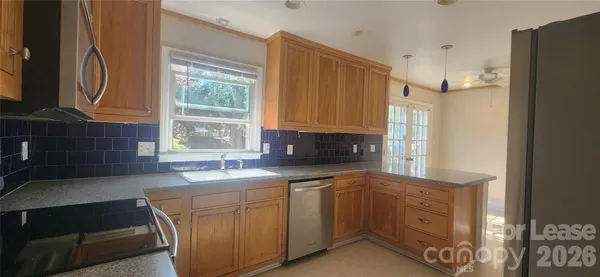 $2,600 | 2015 Glouchester Circle, Charlotte, NC 28226