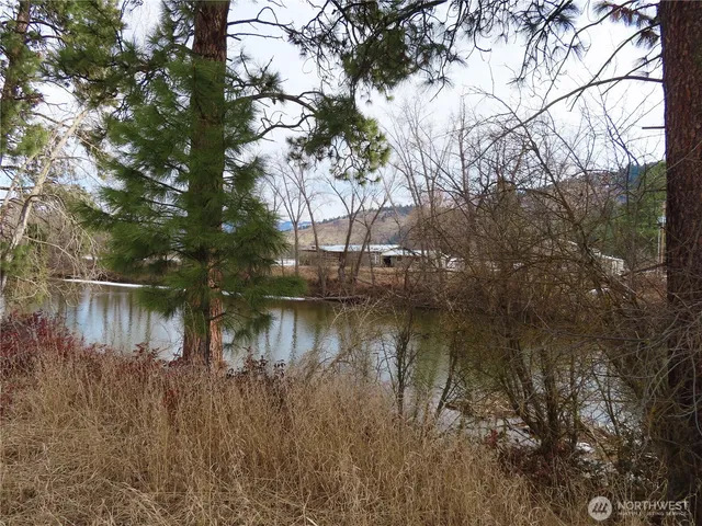 $199,950 | 8 Highway 21, Lind, WA 99341