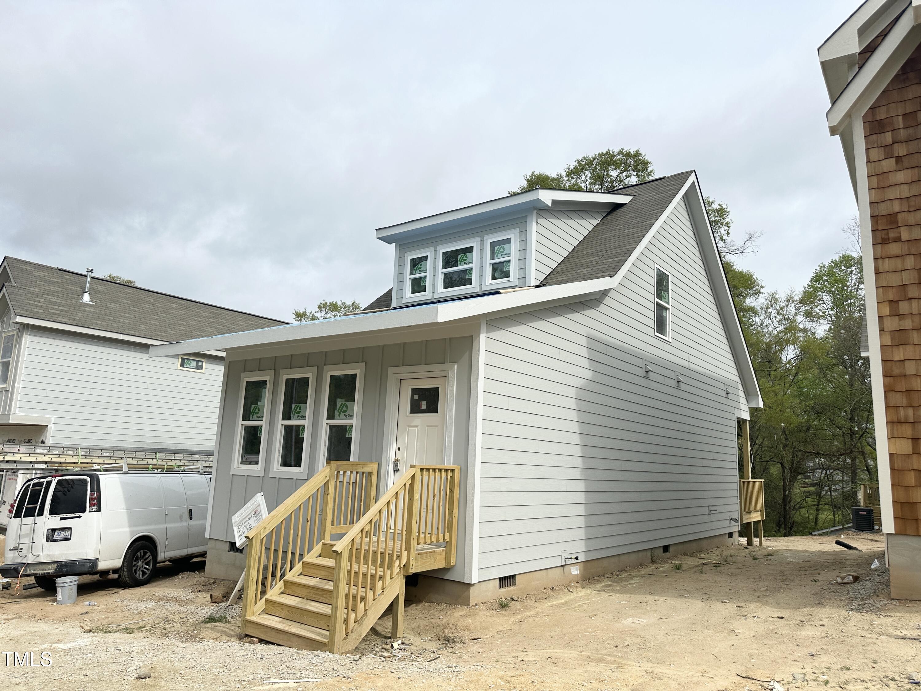 905 Linwood Avenue Durham, NC 27701 - Photo 2 of 18 IMG_5288