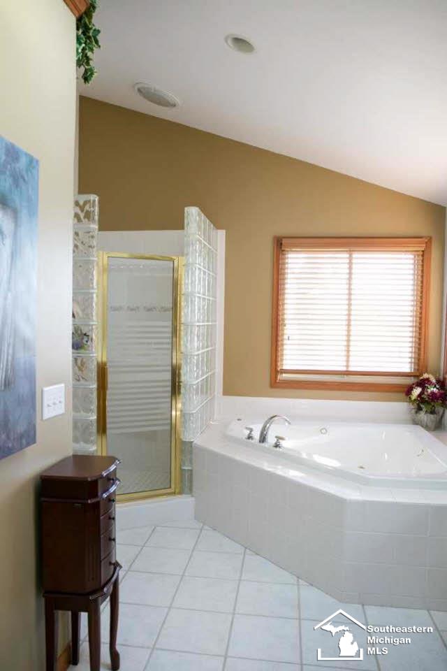 715 East Erie Road Temperance, MI 48182 - Photo 15 of 25 20434313-14.JPG
