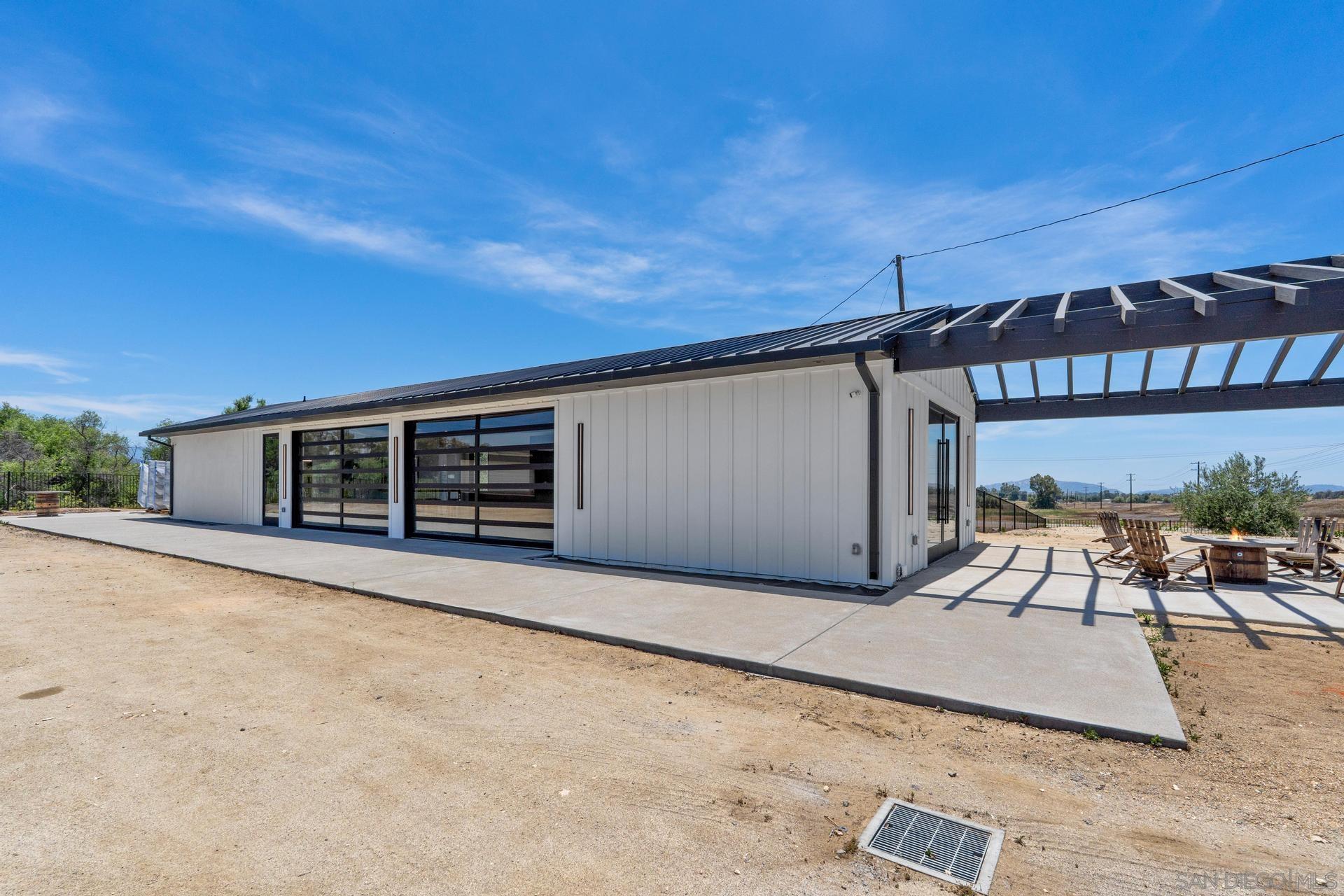 36051 East Benton Road Temecula, CA 92592 - Photo 35 of 42