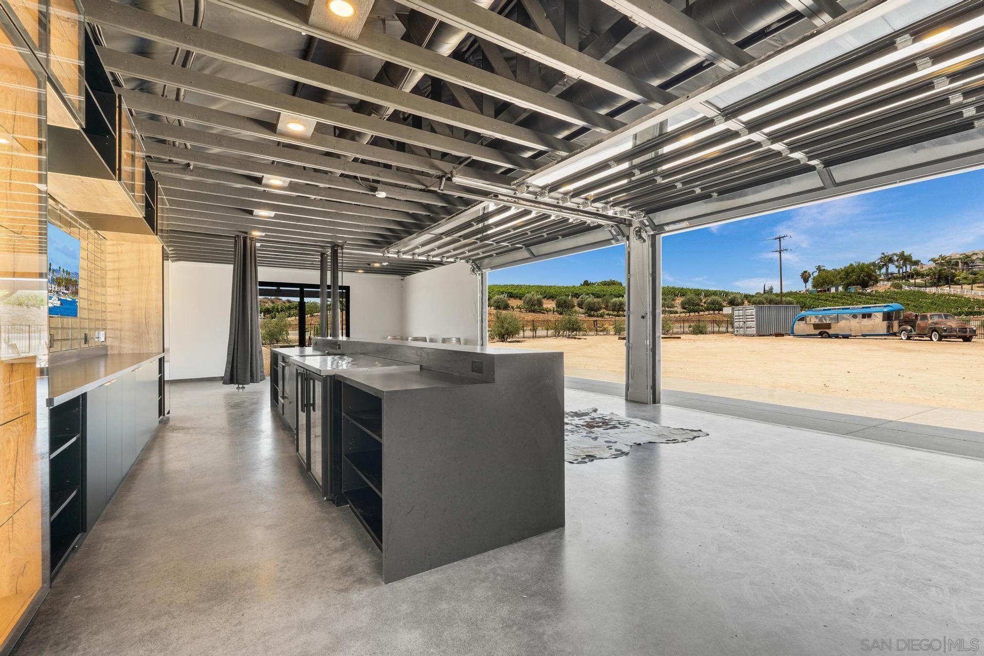 36051 East Benton Road Temecula, CA 92592 - Photo 8 of 42