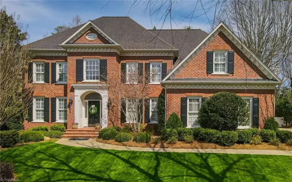 $1,150,000 | 220 Fox Lake Court, Winston-Salem, NC 27106