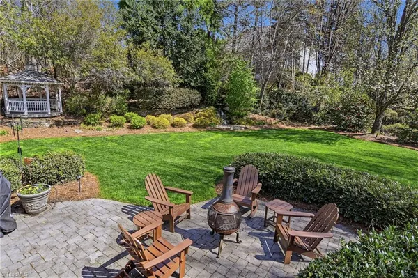 $1,150,000 | 220 Fox Lake Court, Winston-Salem, NC 27106