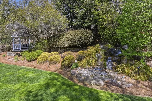 $1,150,000 | 220 Fox Lake Court, Winston-Salem, NC 27106
