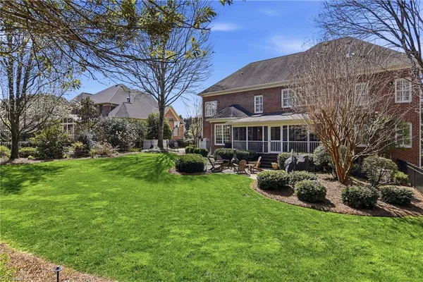 $1,150,000 | 220 Fox Lake Court, Winston-Salem, NC 27106