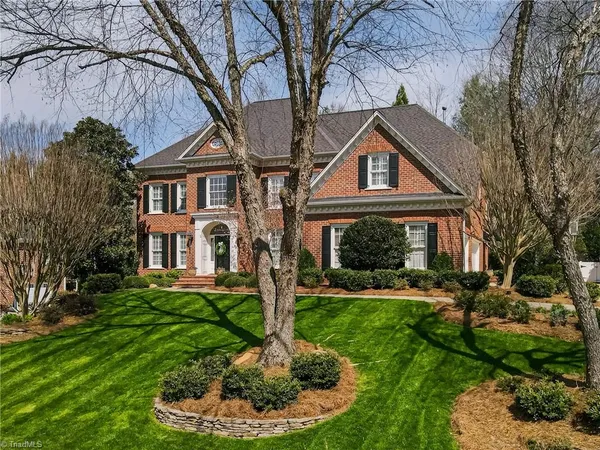 $1,150,000 | 220 Fox Lake Court, Winston-Salem, NC 27106