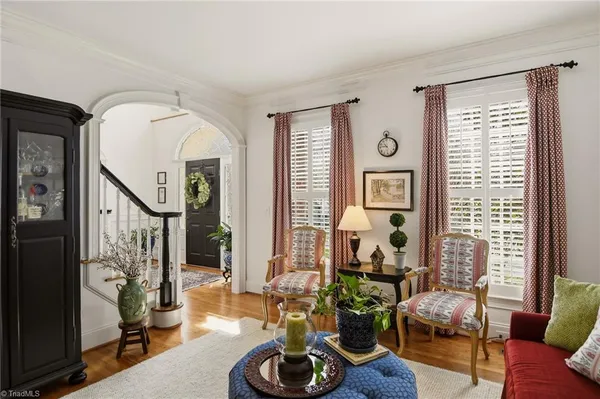 $1,150,000 | 220 Fox Lake Court, Winston-Salem, NC 27106