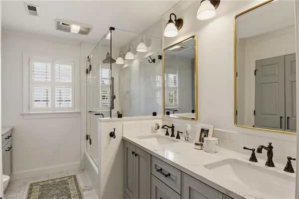 $1,150,000 | 220 Fox Lake Court, Winston-Salem, NC 27106