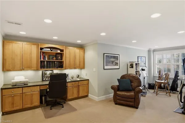 $1,150,000 | 220 Fox Lake Court, Winston-Salem, NC 27106