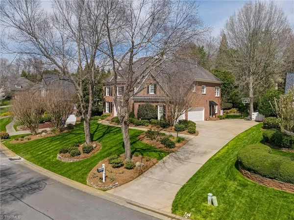 $1,150,000 | 220 Fox Lake Court, Winston-Salem, NC 27106