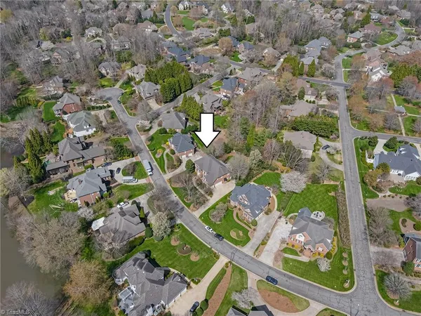 $1,150,000 | 220 Fox Lake Court, Winston-Salem, NC 27106