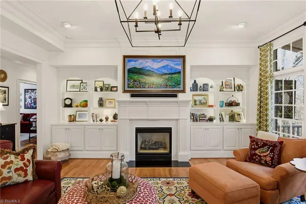 $1,150,000 | 220 Fox Lake Court, Winston-Salem, NC 27106