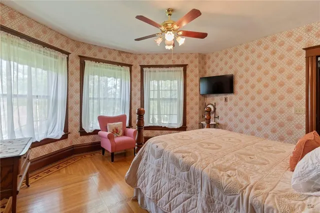 $400,000 | 101 North Gallatin Avenue, Hamilton, MO 64644