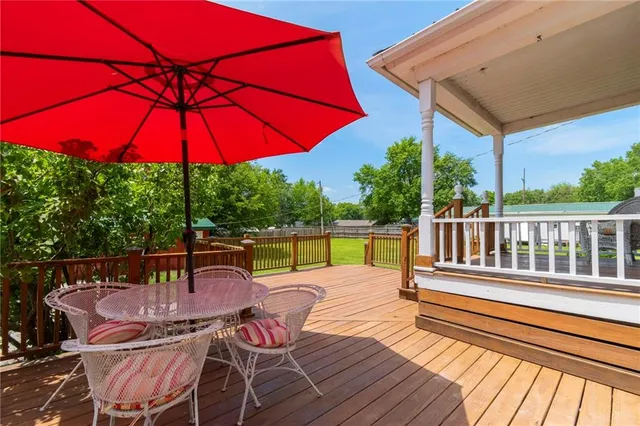 $400,000 | 101 North Gallatin Avenue, Hamilton, MO 64644