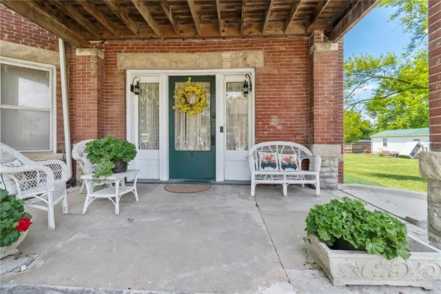 $400,000 | 101 North Gallatin Avenue, Hamilton, MO 64644