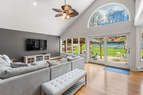 $1,549,900 | 7 Michelle Drive, Burlington, MA 01803