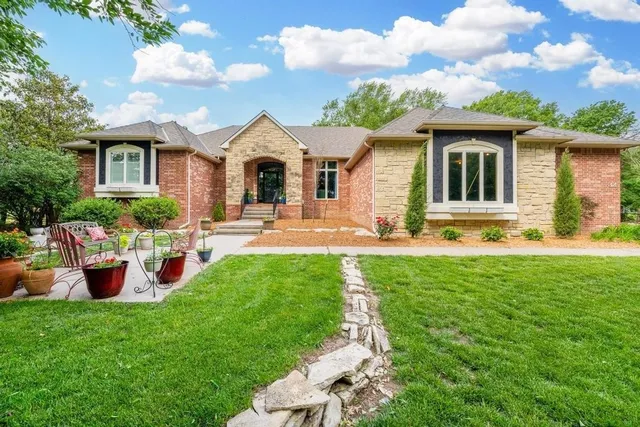 $494,999 | 32 Shadybrook Drive, Wellington, KS 67152