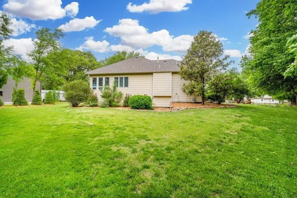 $494,999 | 32 Shadybrook Drive, Wellington, KS 67152
