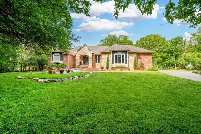 $494,999 | 32 Shadybrook Drive, Wellington, KS 67152