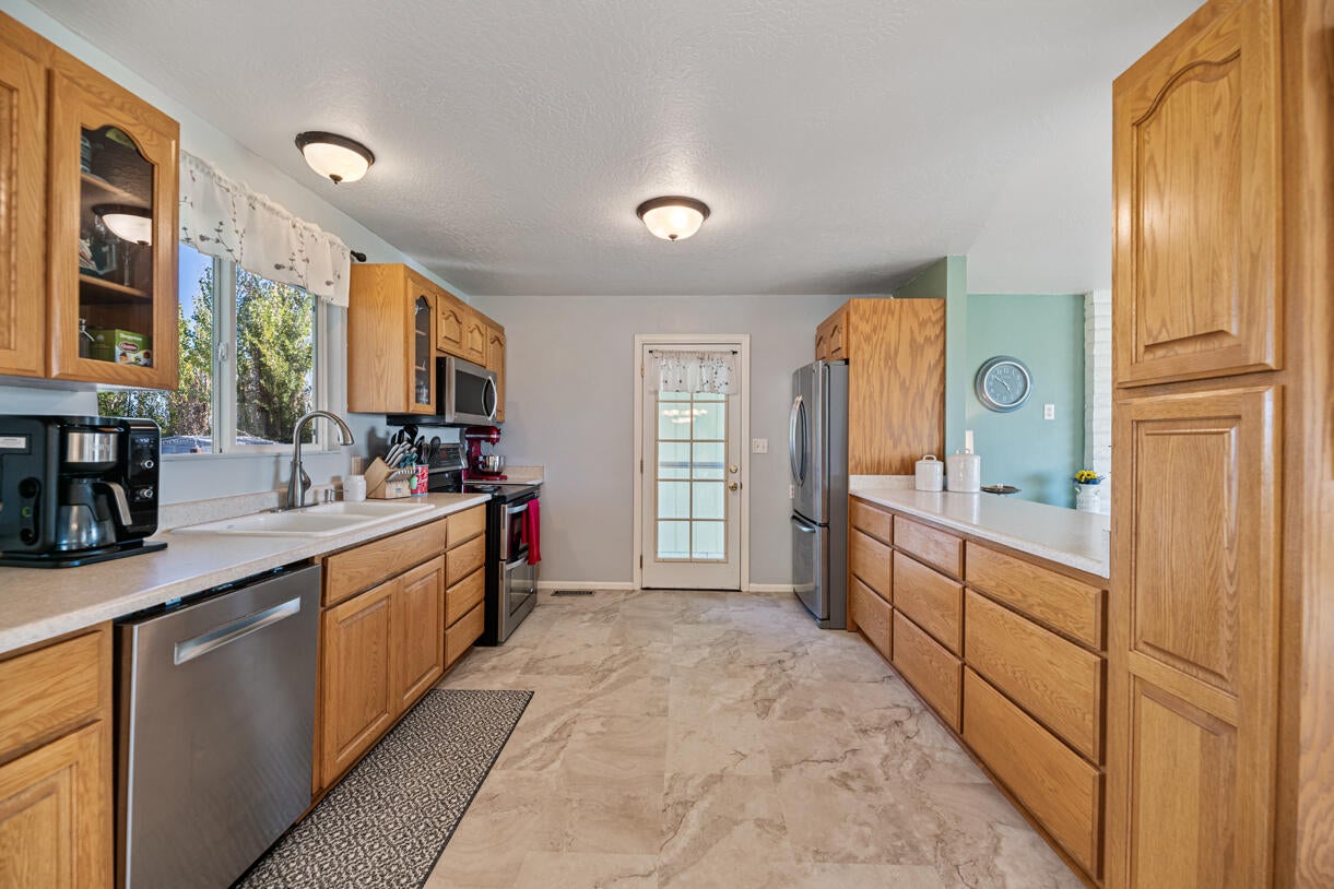 2795 Ball Road Eagle Point, OR 97524 - Photo 4 of 30 15 Northbrook Rd, Spring Valley, NY_1