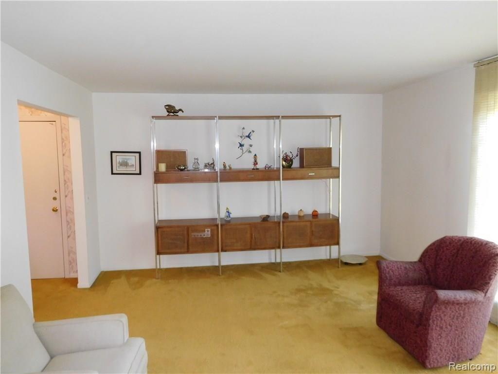 29616 Middlebelt Road Farmington Hills, MI 48334 - Photo 4 of 23