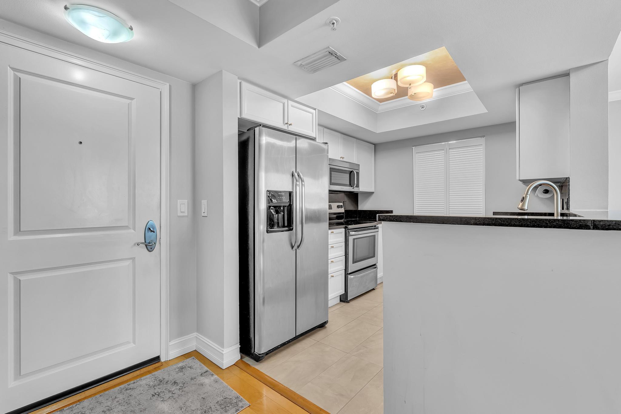 99 Southeast Mizner Boulevard, Unit 637 Boca Raton, FL 33432 - Photo 9 of 58 FPP00081