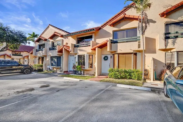 $2,800 | 10102 Southwest 77th Court, Unit 10102, Miami, FL 33156