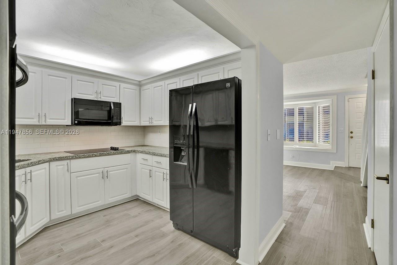 10102 Southwest 77th Court, Unit 10102 Miami, FL 33156 - Photo 11 of 34