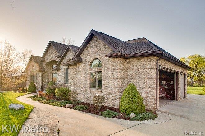907 Creston Road Troy, MI 48085 - Photo 23 of 23 907Creston-0026MLS.jpg