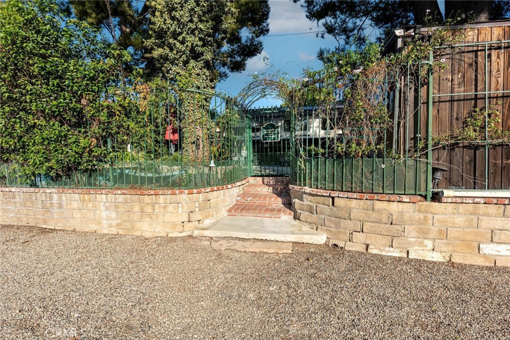 25261 Avenida Rondel Valencia, CA 91355 - Photo 63 of 68