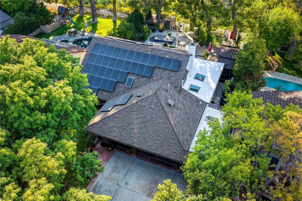 25261 Avenida Rondel Valencia, CA 91355 - Photo 65 of 68 a view of a backyard