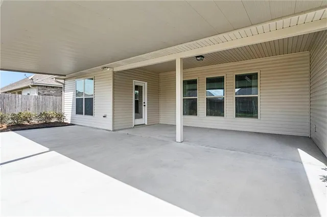 $313,000 | 843 White Pine Drive, Ponchatoula, LA 70454