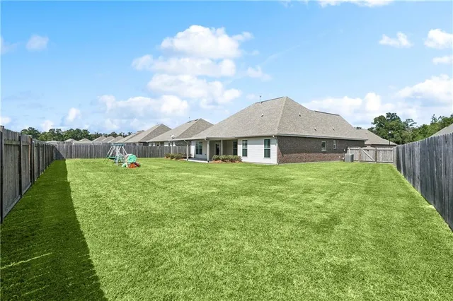 $313,000 | 843 White Pine Drive, Ponchatoula, LA 70454